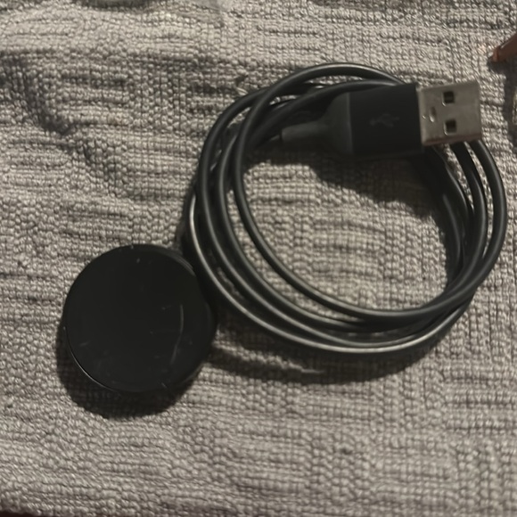 Samsung Active 2 watch Rose Gold 40 mm -works great comes with the add ons. - Picture 7 of 7